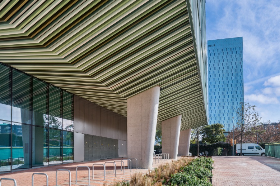 One Building Parc Central
